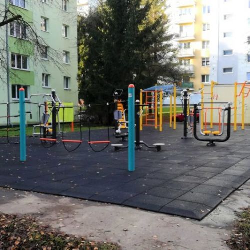 zaares-ihrisko-workout-fitness-bystrica-1-